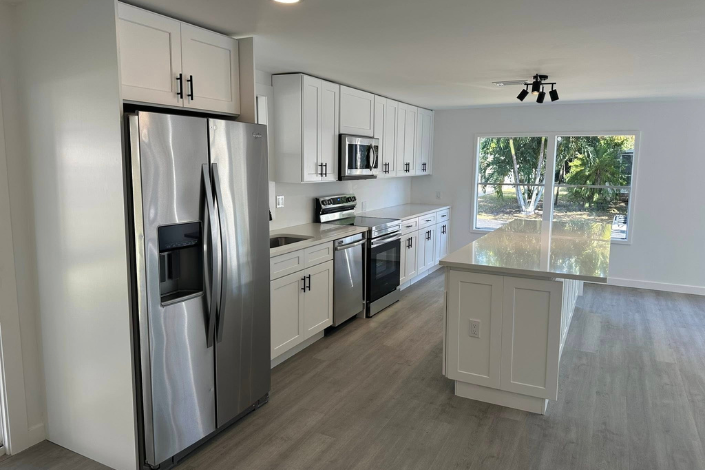 Mobile Home Remodelada com Lago – Coconut Creek, FL (1)