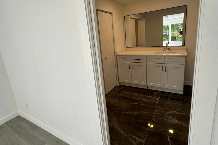 Mobile Home Remodelada com Lago – Coconut Creek, FL (18)