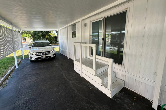 Mobile Home Remodelada com Lago – Coconut Creek, FL (20)